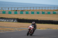 anglesey-no-limits-trackday;anglesey-photographs;anglesey-trackday-photographs;enduro-digital-images;event-digital-images;eventdigitalimages;no-limits-trackdays;peter-wileman-photography;racing-digital-images;trac-mon;trackday-digital-images;trackday-photos;ty-croes